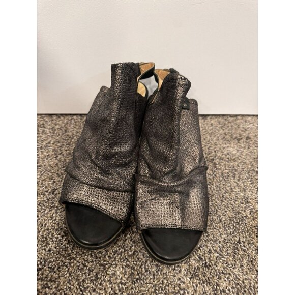 Unity In Diversity Women’s Heel Strappy Size 39 EUC - Picture 2 of 6